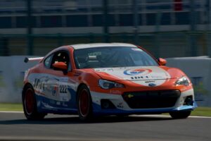 順調に周回を重ねる222号車